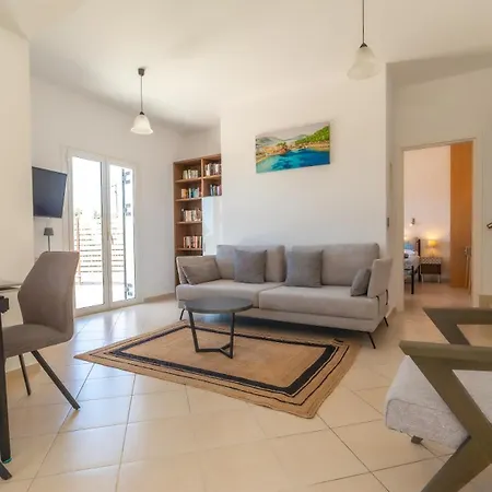 Villa Daphne, Lourdas Bay View *