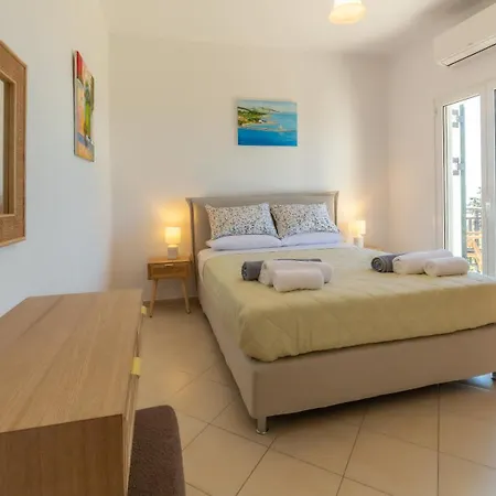 Daphne, Lourdas Bay View Villa