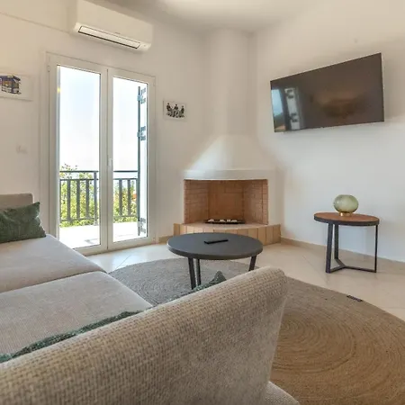 Villa Daphne, Lourdas Bay View