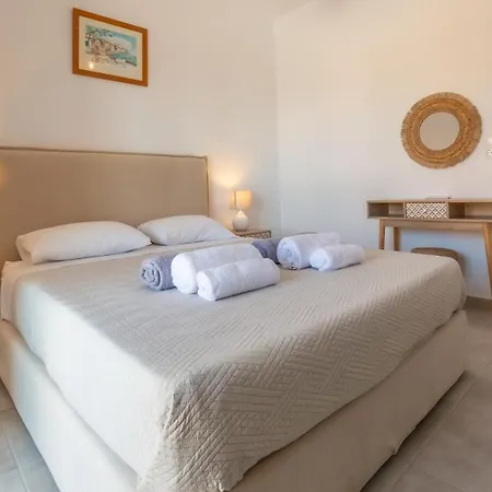 Villa Daphne, Lourdas Bay View