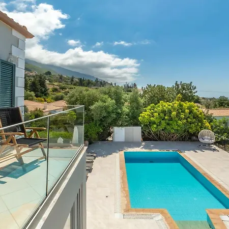 Daphne, Lourdas Bay View Villa *