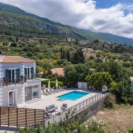 Villa Daphne, Lourdas Bay View *